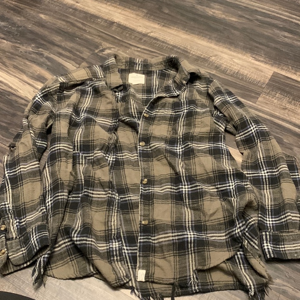 Over sized distressed AE shirtsey